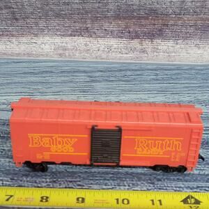 Vintage H.O scale Baby Ruth box car red and yellow